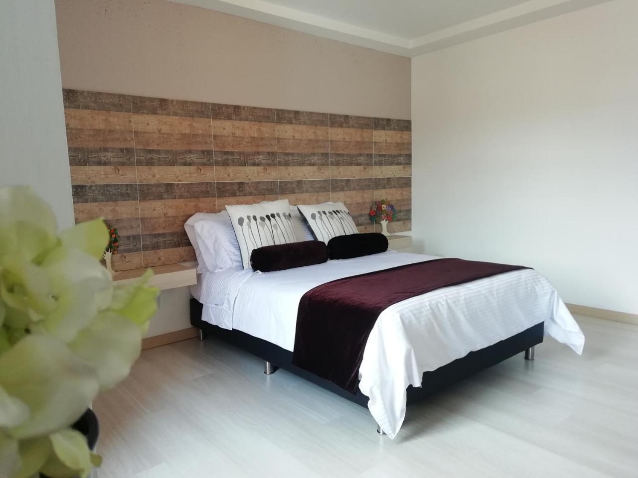 Apartasuite Laureles Cmc เมเดยิน ภายนอก รูปภาพ